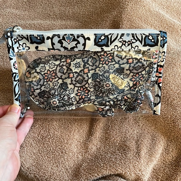 Vera Bradley Holiday Gift Set NWT. - Picture 3 of 9